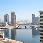 Cozy 1Bhk With A Burj Khalifa View