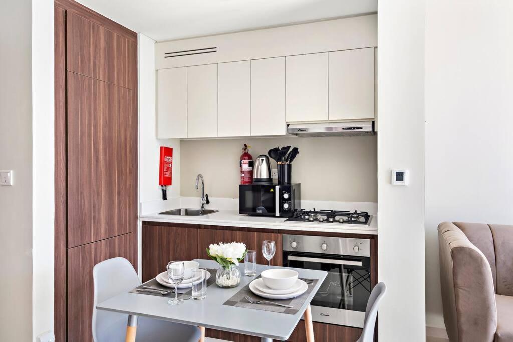 Cozy 1bhk With A Burj Khalifa View Apartment